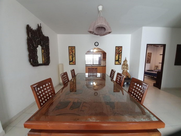 House for rent Jomtien showing the dining, kitchen and fourth bedroom 