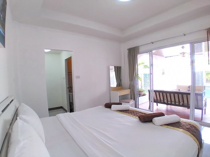 House for rent Jomtien showing the fourth bedroom pool view 