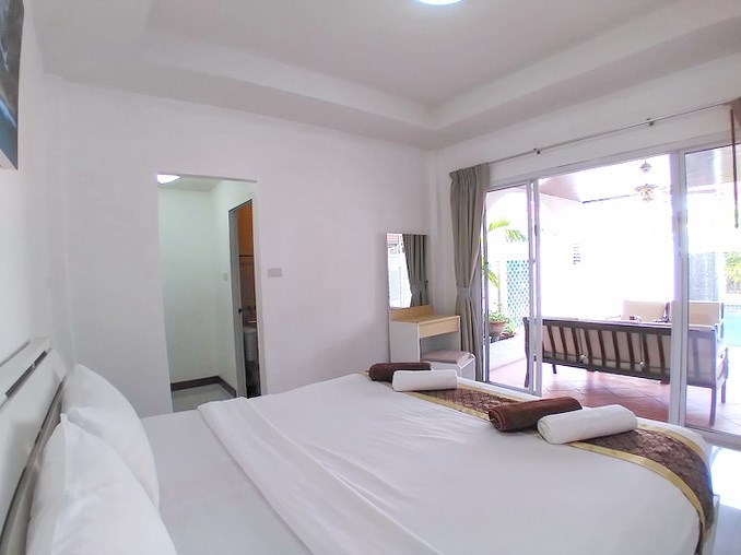House for rent Jomtien showing the fourth bedroom pool view House for rent Jomtien showing the fourth bedroom pool view