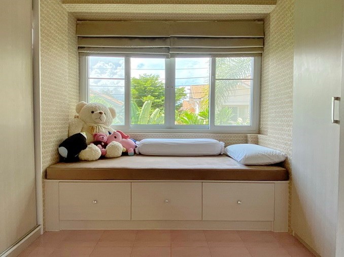 House for rent Jomtien showing the living area in master bedroom House for rent Jomtien showing the living area in master bedroom