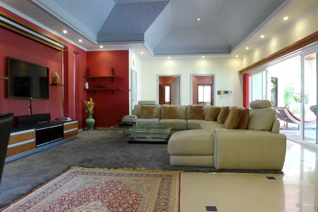 House for rent Jomtien showing the living room House for rent Jomtien showing the living room