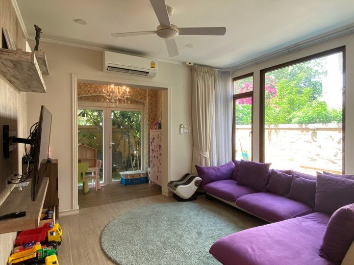 House for rent Jomtien showing the living area House for rent Jomtien showing the living area