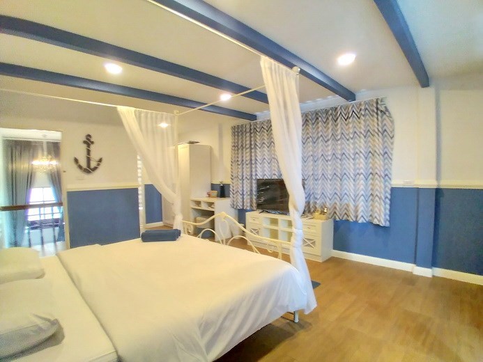 House for rent Jomtien showing the master bedroom suite House for rent Jomtien showing the master bedroom suite