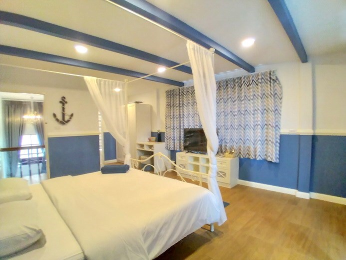 House for rent Jomtien showing the master bedroom suite 