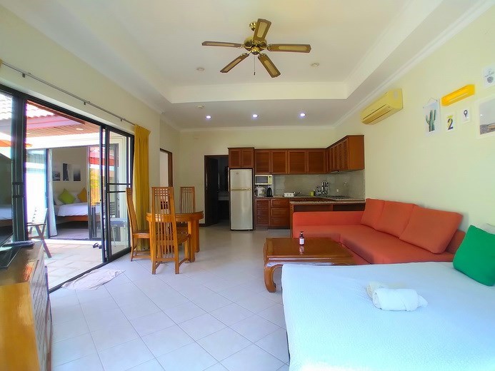 House for rent Jomtien showing the open plan concept 