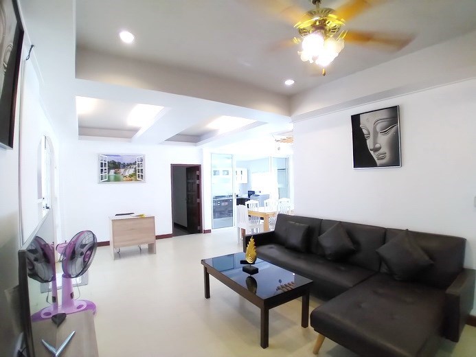 House for rent Jomtien Pattaya showing the open plan concept 