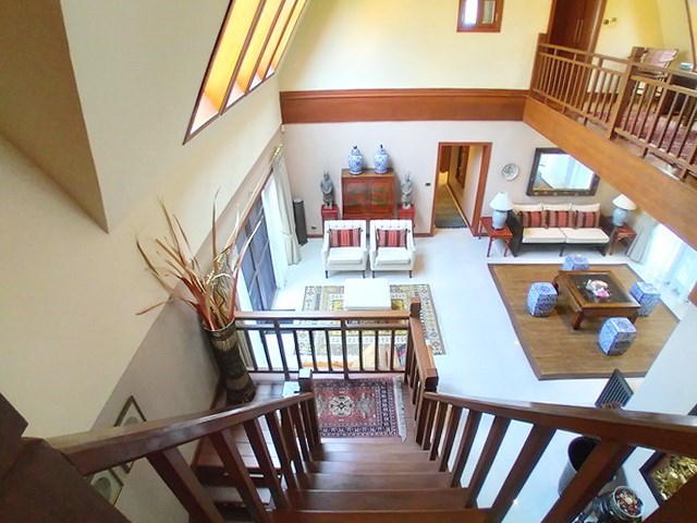 House for rent Jomtien showing the open plan living area House for rent Jomtien showing the open plan living area