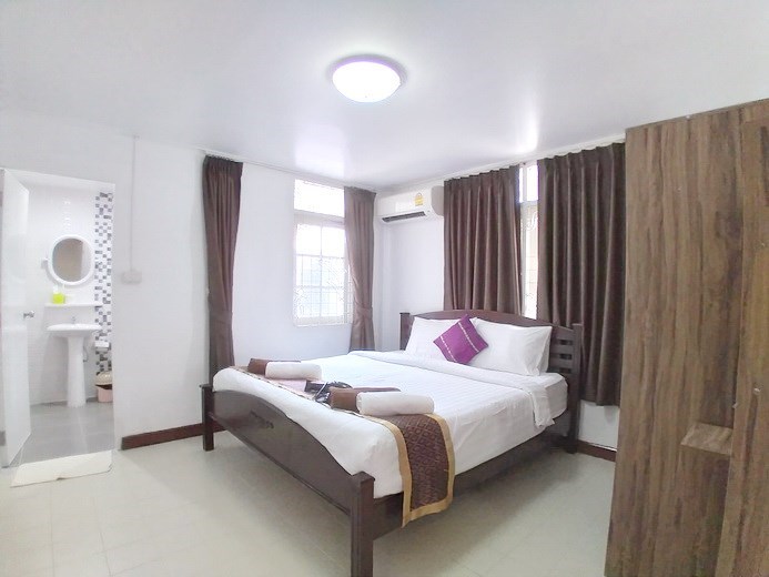 House for rent Jomtien Pattaya showing the third bedroom suite 