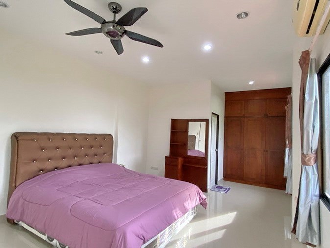 House for rent Jomtien showing the third bedroom suite 