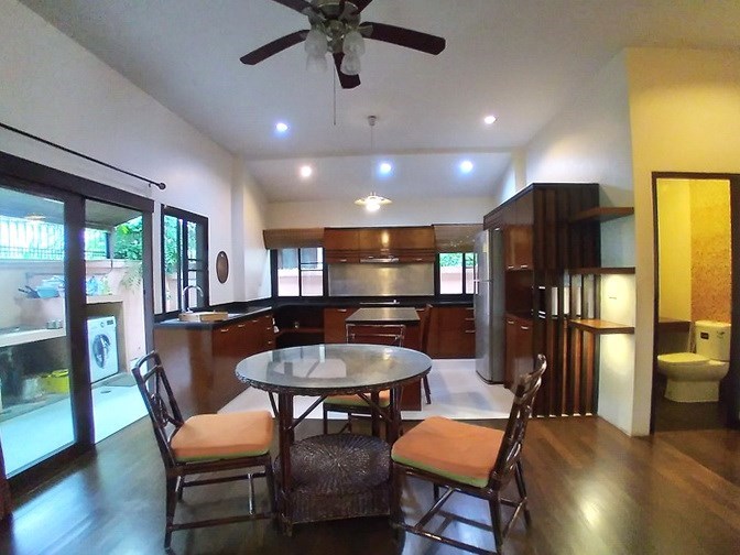 House for rent Mabprachan Pattaya showing the dining and guest bathroom 