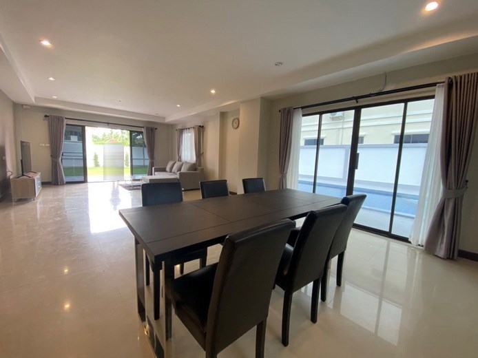 House for rent Mabprachan Pattaya showing the dining area House for rent Mabprachan Pattaya showing the dining area