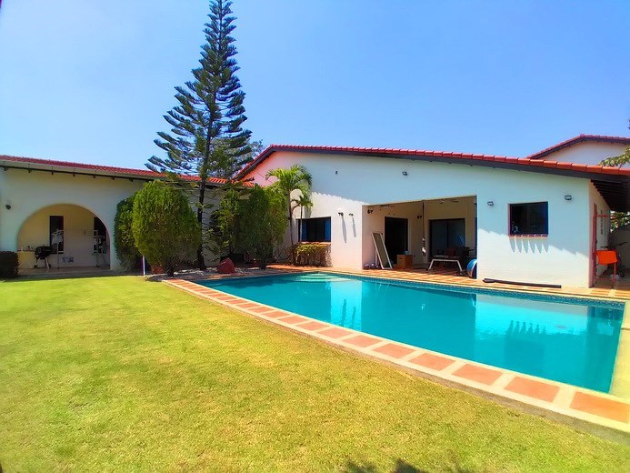 House for rent Mabprachan Pattaya showing the house and pool House for rent Mabprachan Pattaya showing the house and pool