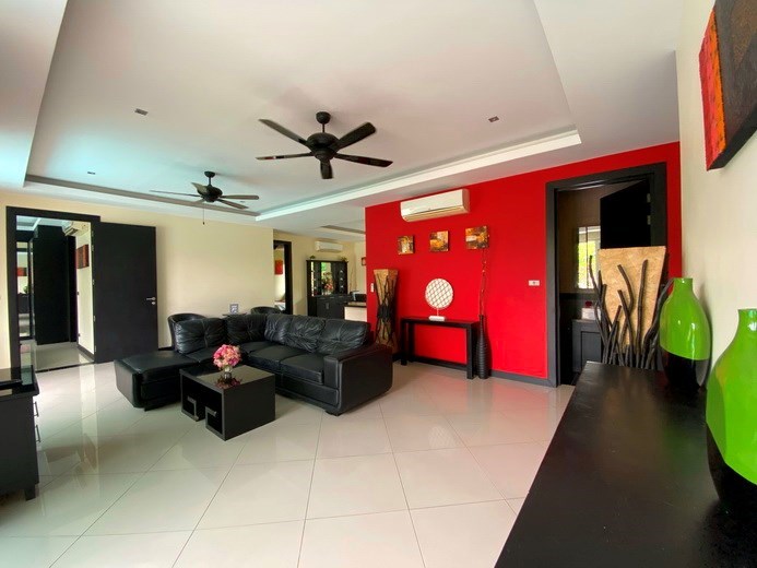 House for rent Mabprachan Pattaya showing the living area and guest bathroom 