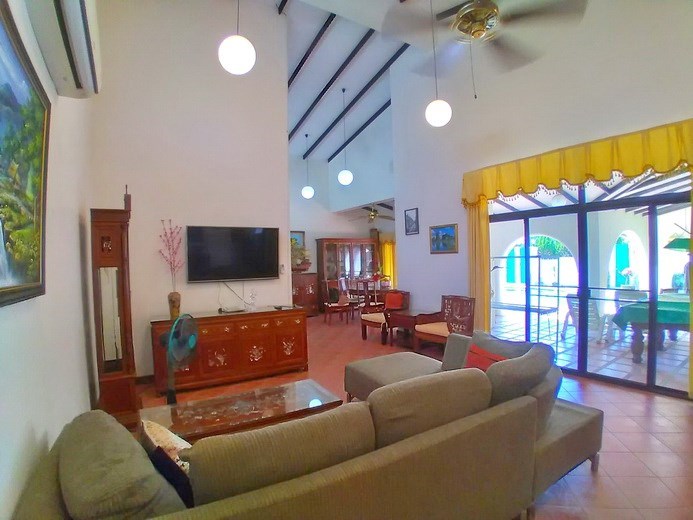House for rent Mabprachan Pattaya showing the living area and covered terrace House for rent Mabprachan Pattaya showing the living area and covered terrace