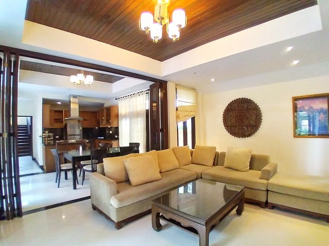 House for rent Mabprachan Pattaya showing the living, dining and kitchen areas 