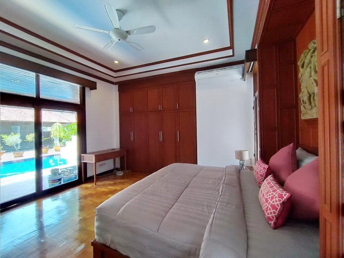 House for rent Mabprachan Pattaya showing the master bedroom pool view House for rent Mabprachan Pattaya showing the master bedroom pool view