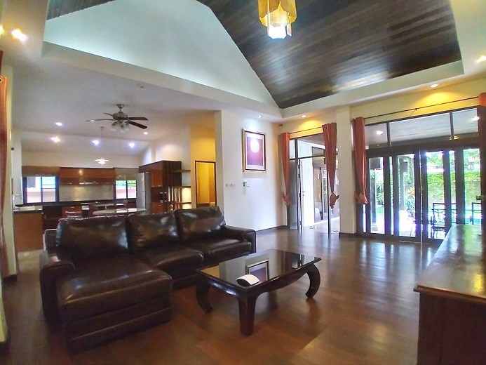 House for rent Mabprachan Pattaya showing the open plan concept House for rent Mabprachan Pattaya showing the open plan concept