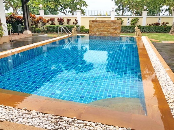 House for rent Mabprachan Pattaya showing the pool House for rent Mabprachan Pattaya showing the pool