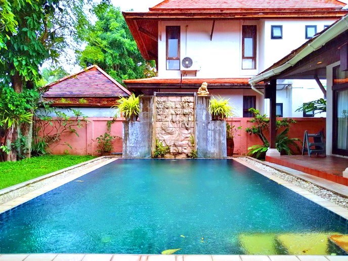 House for rent Mabprachan Pattaya showing the private pool House for rent Mabprachan Pattaya showing the private pool