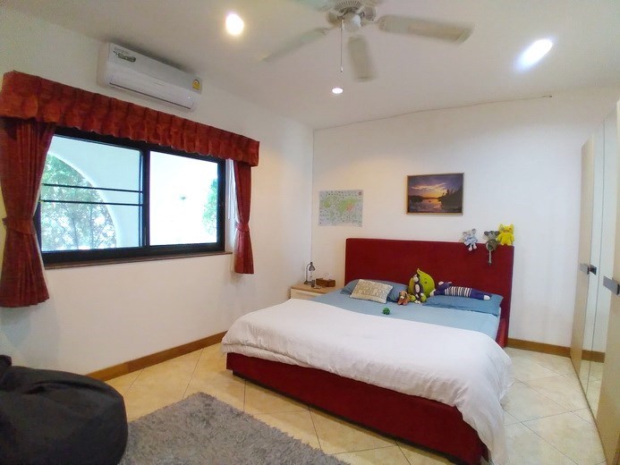 House for rent Mabprachan Pattaya showing the second bedroom House for rent Mabprachan Pattaya showing the second bedroom