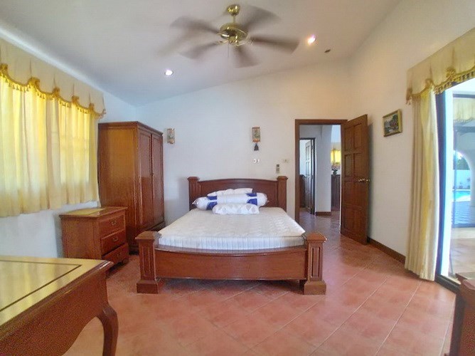 House for rent Mabprachan Pattaya showing the second bedroom 