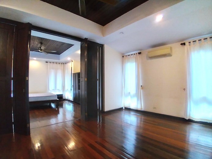 House for rent Mabprachan Pattaya showing the third bedroom and office area 