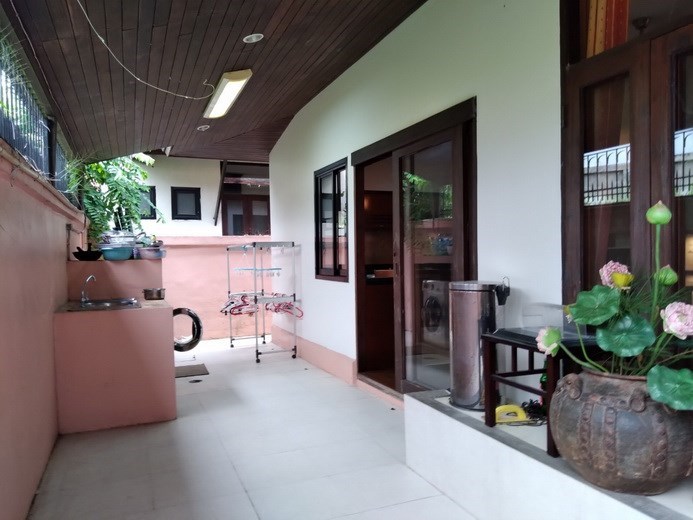 House for rent Mabprachan Pattaya showing the utility area 