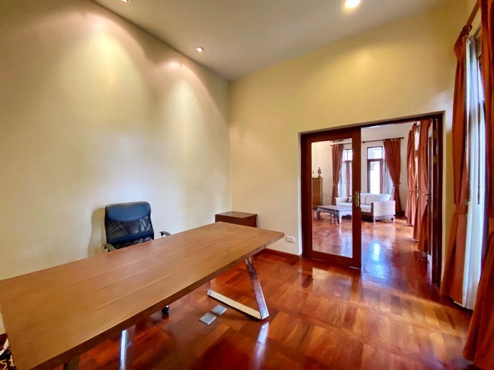 House for rent Na Jomtien showing the office 