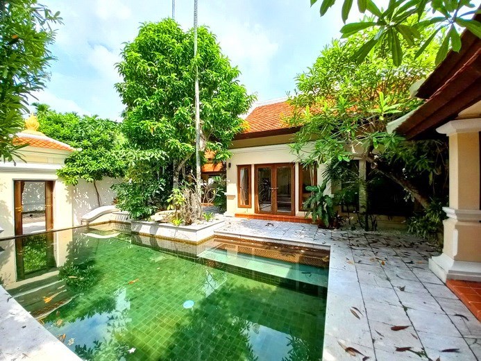 House for rent Na Jomtien showing the pool and terrace House for rent Na Jomtien showing the pool and terrace