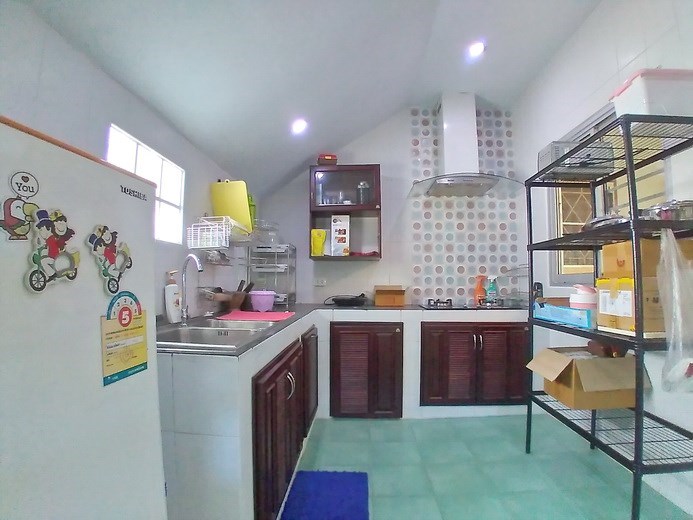 House for Rent East Pattaya showing the kitchen House for Rent East Pattaya showing the kitchen