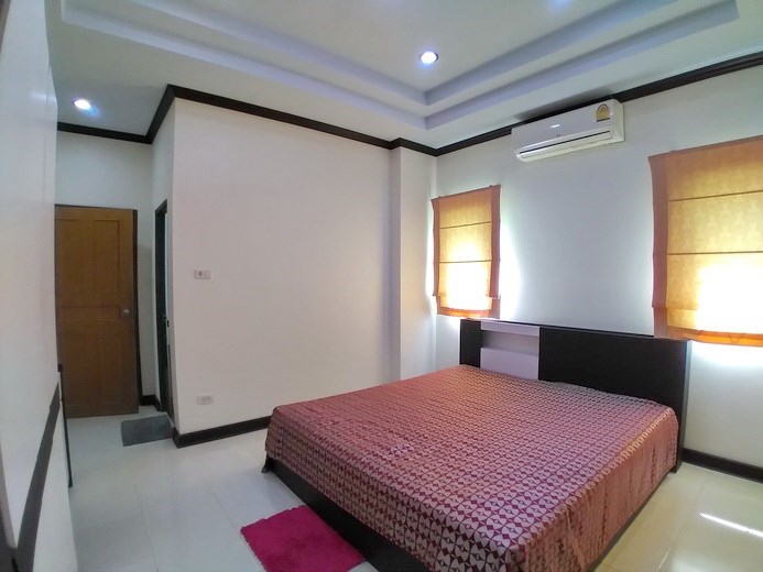 House for Rent East Pattaya showing the master bedroom suite House for Rent East Pattaya showing the master bedroom suite