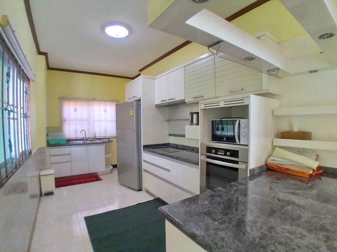 House for rent North Pattaya showing the kitchen House for rent North Pattaya showing the kitchen