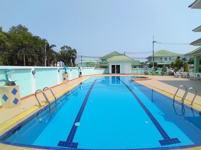 House for rent North Pattaya showing the pool and outside bathroom House for rent North Pattaya showing the pool and outside bathroom