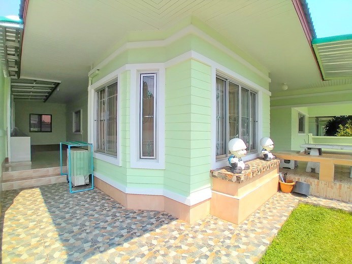House for rent North Pattaya showing the terrace House for rent North Pattaya showing the terrace