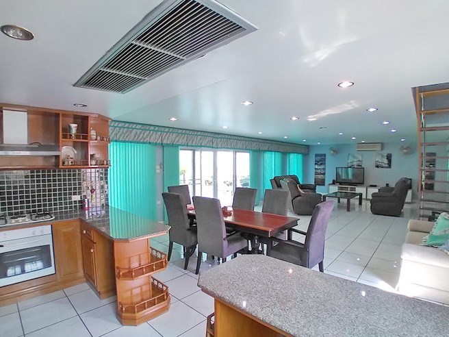 House for rent Pattaya Pong showing the open plan concept 