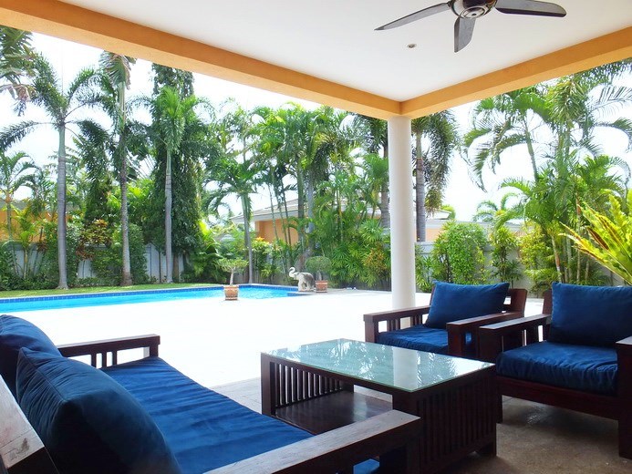 House for rent Pattaya at Siam Royal View showing the covered terrace and pool 