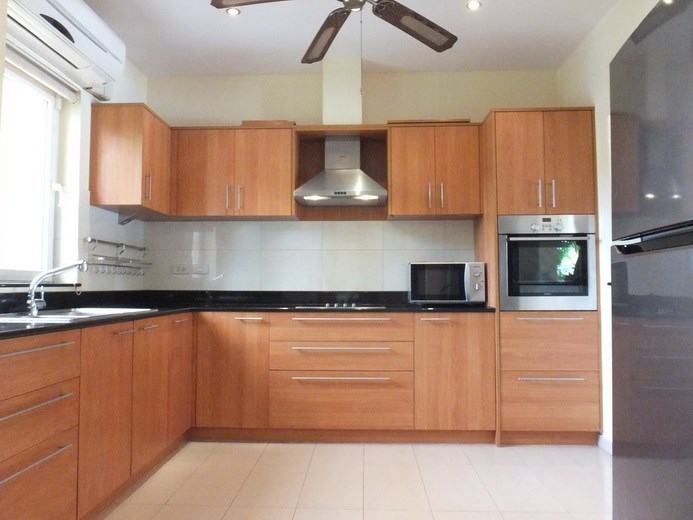 House for rent Pattaya at Siam Royal View showing the kitchen