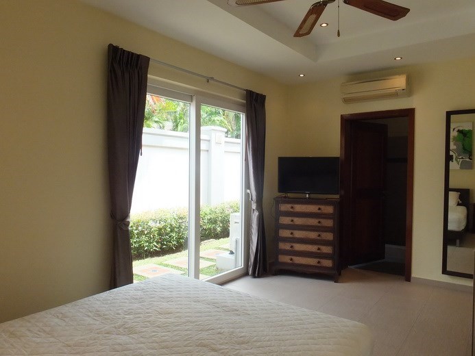 House for rent Pattaya at Siam Royal View showing the second bedroom suite