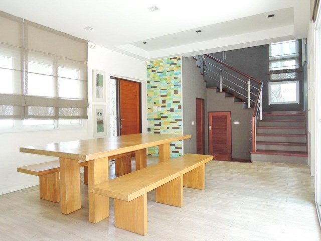 House for rent Pattaya showing the dining area and guest bathroom 
