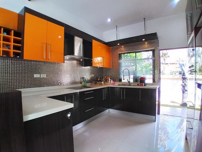 House for rent Pattaya showing the kitchen  