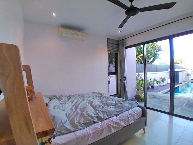 House for rent Pattaya showing the second bedroom pool view 