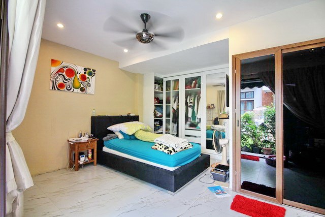 House for rent East Jomtien showing the sixth bedroom suite