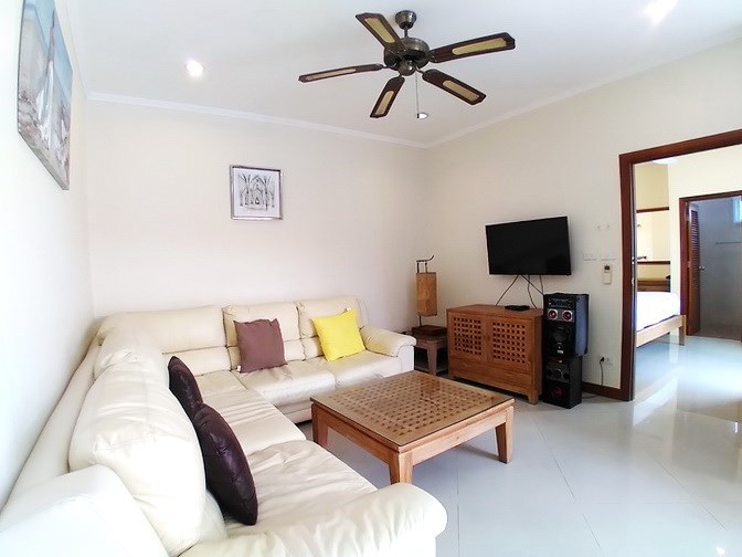 House for rent Pratumnak Hill showing the living room House for rent Pratumnak Hill showing the living room