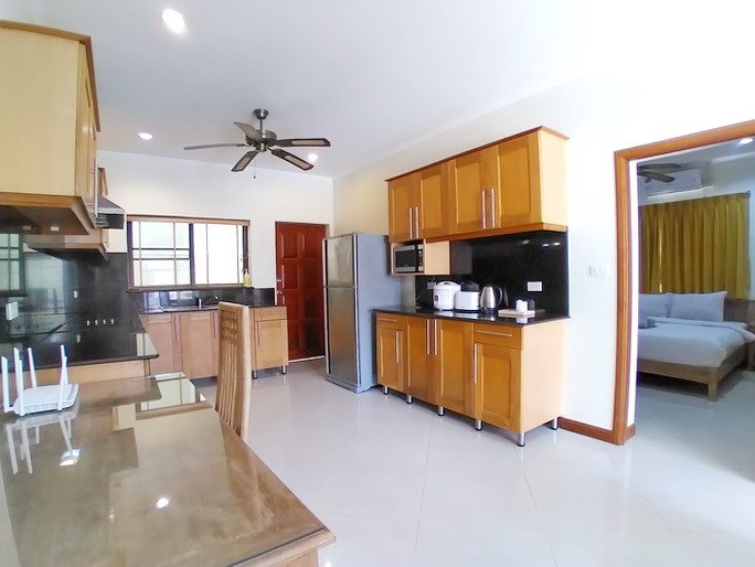 House for rent Pratumnak Hill showing the office area and kitchen House for rent Pratumnak Hill showing the office area and kitchen