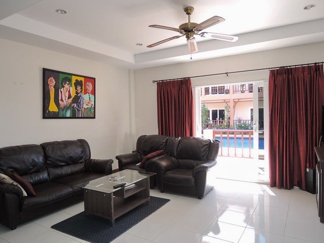 House for rent  Pratumnak Hill Pattaya showing the living area