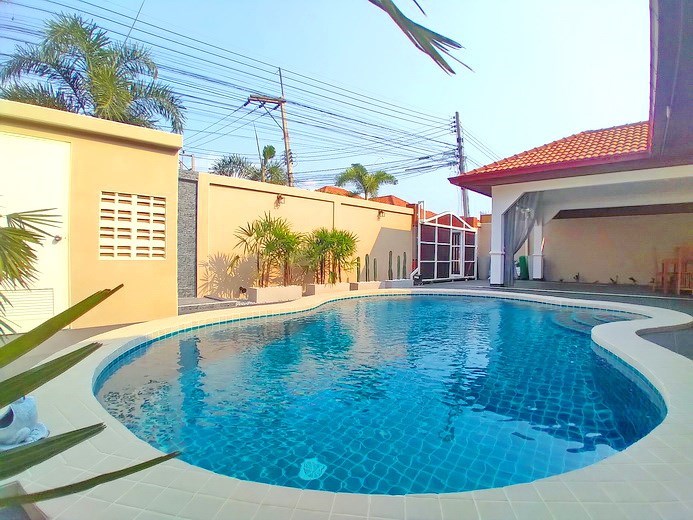 House for rent South Pattaya showing the private pool 