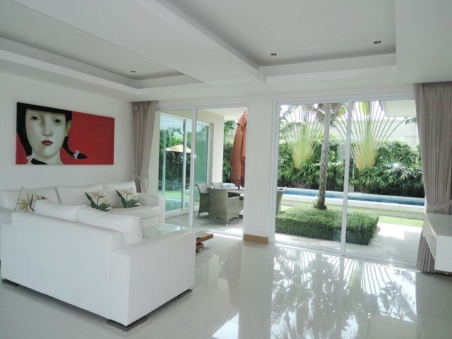 House for rent The Vineyard Pattaya showing the living room