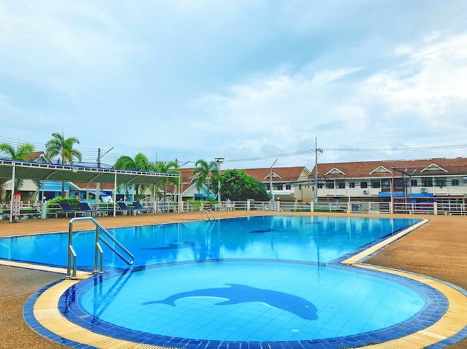 House for rent East Pattaya showing the communal pool House for rent East Pattaya showing the communal pool