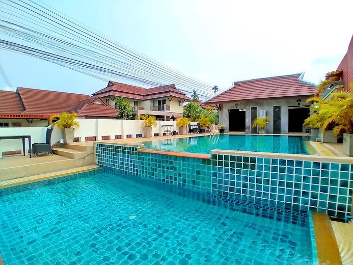 House for rent East Pattaya showing the communal pool House for rent East Pattaya showing the communal pool