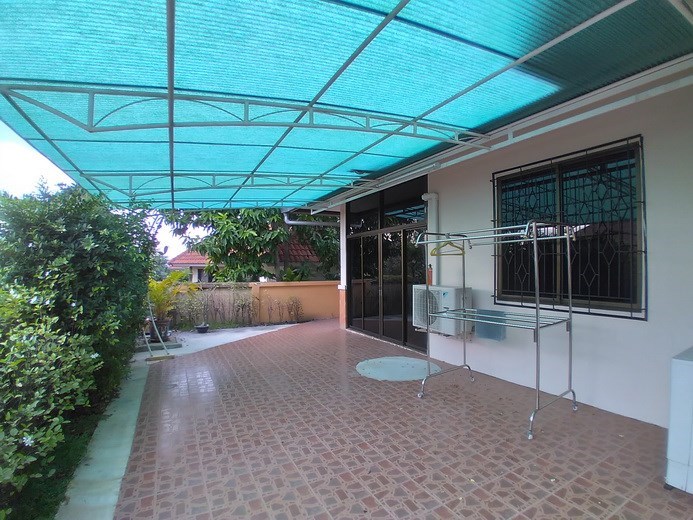 House for rent East Pattaya showing the covered terrace 
